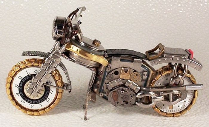 Игрушечные мотоциклы из старых часов (37 фото)