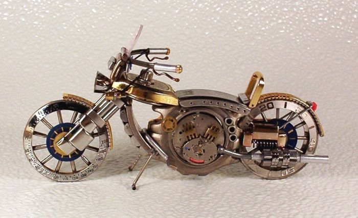 Игрушечные мотоциклы из старых часов (37 фото)