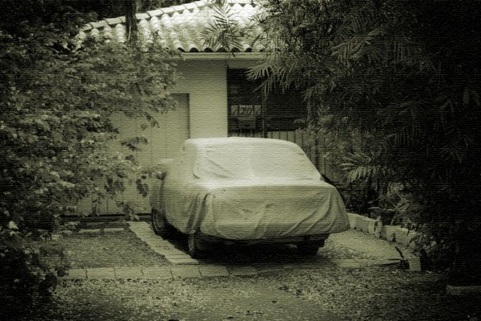 Автомобили-призраки от фотографа Алекса Бекера (14 фото)