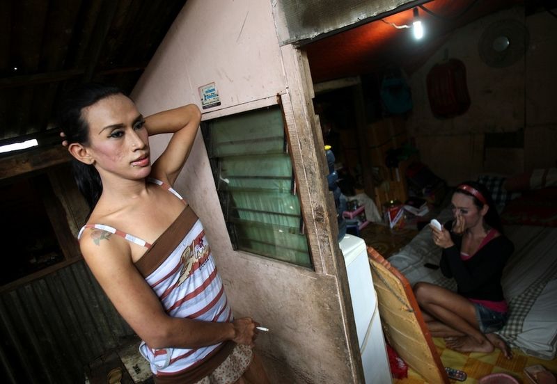 Бывшая няня Обамы и другие транссексуалы Джакарты (14 фото)