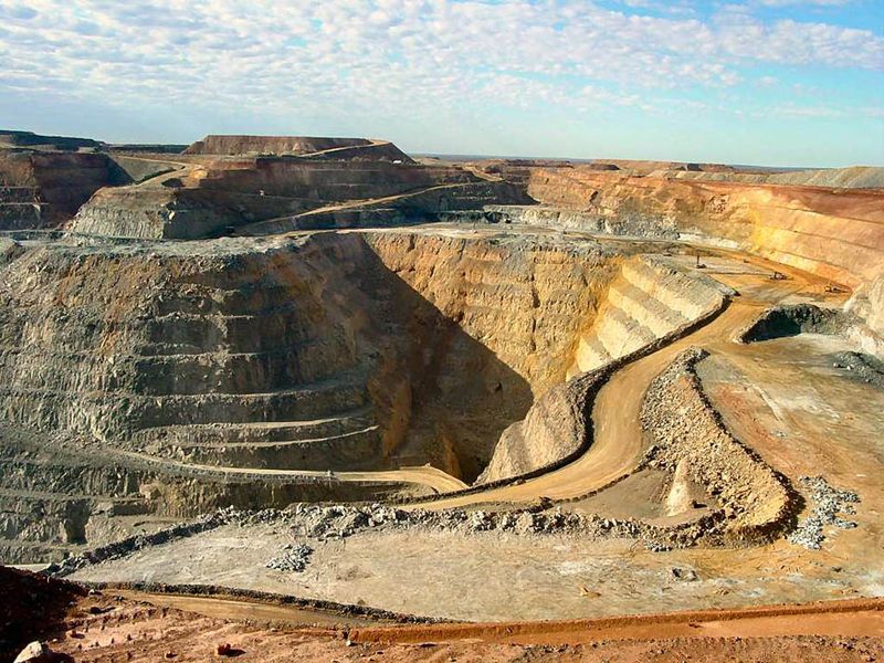 Cамые большие в мире шахты по добыче золота (10 фото)