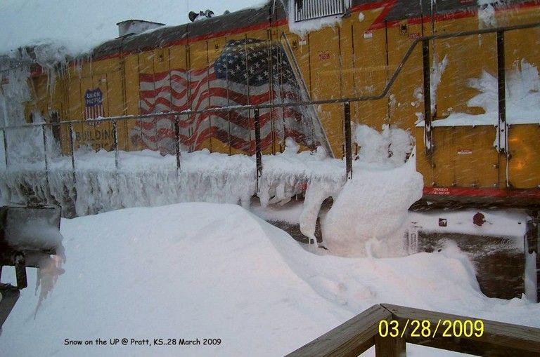 США засыпало снегом (6 фото)