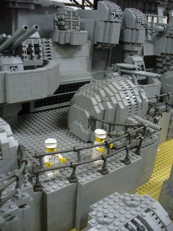 Авианосец, собранный из Лего (29 фото)