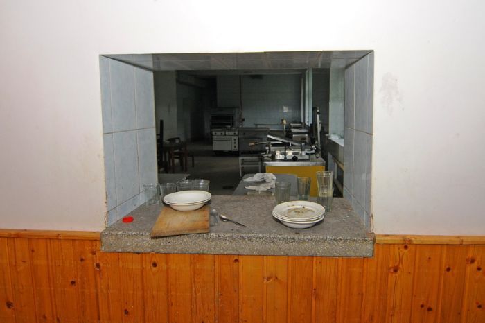Заброшенный санаторий  в Подмосковье (35 фото)