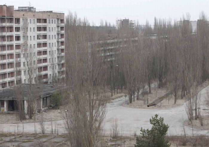 Чернобыль. 30 лет назад и сейчас (14 фото) 
