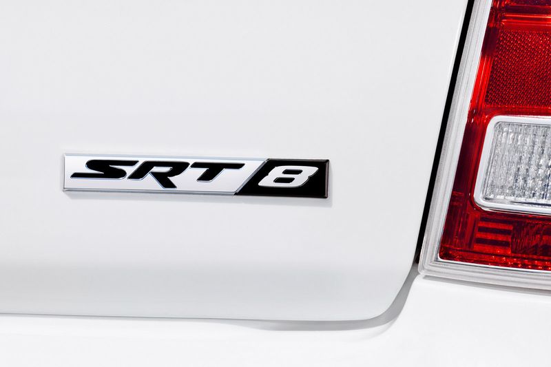 Новый Chrysler 300 SRT8 представили в Нью-Йорке (41 фото)