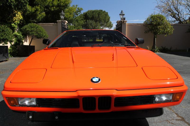 Раритетный BMW M1 с 3000 миль пробега выставлен на аукционе (66 фото)