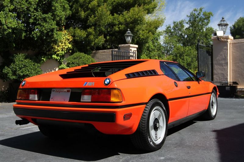 Раритетный BMW M1 с 3000 миль пробега выставлен на аукционе (66 фото)
