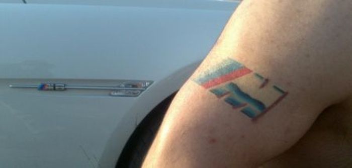 Татуировки фанатов марки BMW (12 фото)