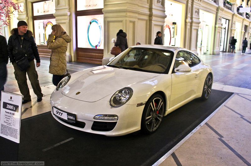 Выставка автомобилей Porsche в Московском ГУМе (15 фото)