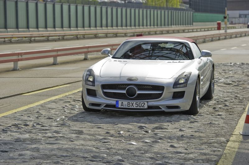 Компания Mercedes-Benz представит родстер на базе SLS AMG (8 фото)
