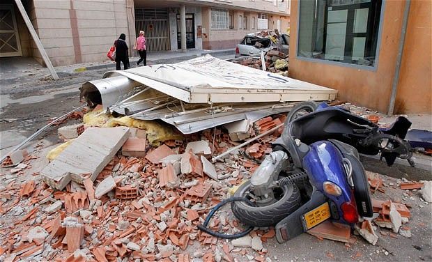 Землетрясение. Лорка, Испания (16 фото)