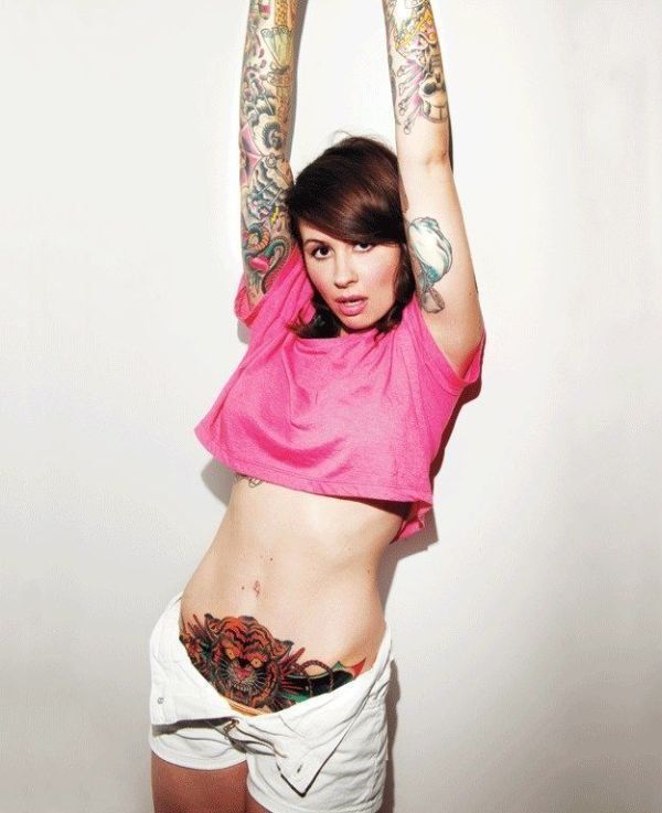 Красивые девушки с татуировками (18 Фото)