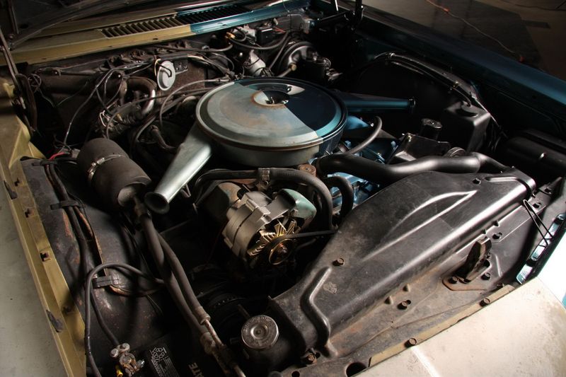 Двойное "лицо"1967 Oldsmobile Toronado до и после реставрации (34 фото)