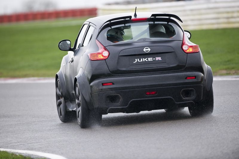 Компания Nissan выпустит всего 20 машин Juke-R (22 фото+7 видео)