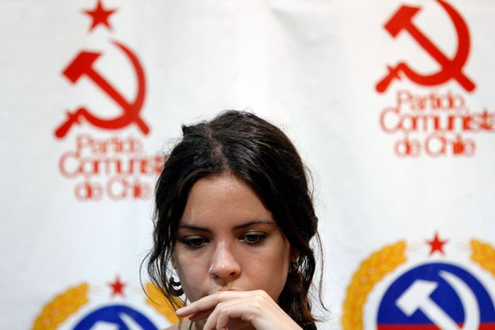 Камила Вальехо - красивая коммунистка (51 фото)