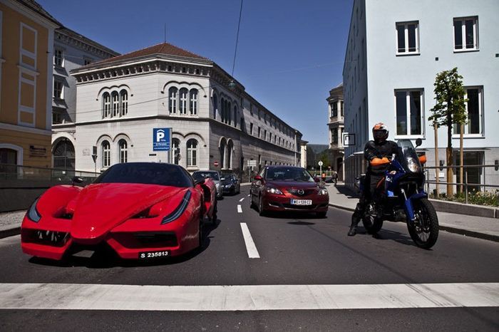 Австриец построил самый медленный Ferrari (26 фото+видео)