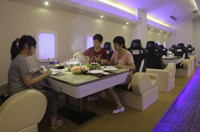 Тематический ресторан Airbus A380 в Китае (14 фото)