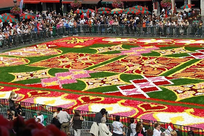 Самые знаменитые цветочные фестивали мира (20 фото)