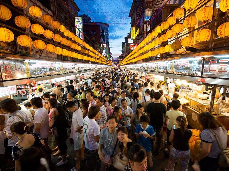 Популярная уличная еда в разных странах (12 фото)