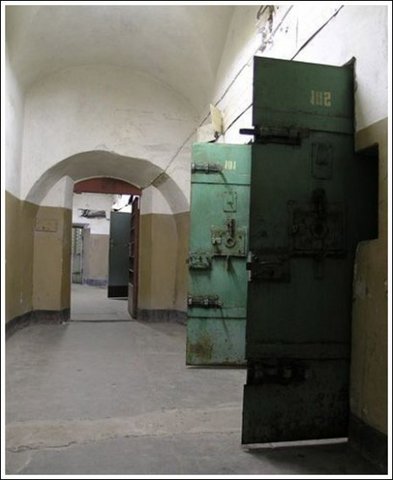 Тюрьмы России и Норвегии (18 фото)