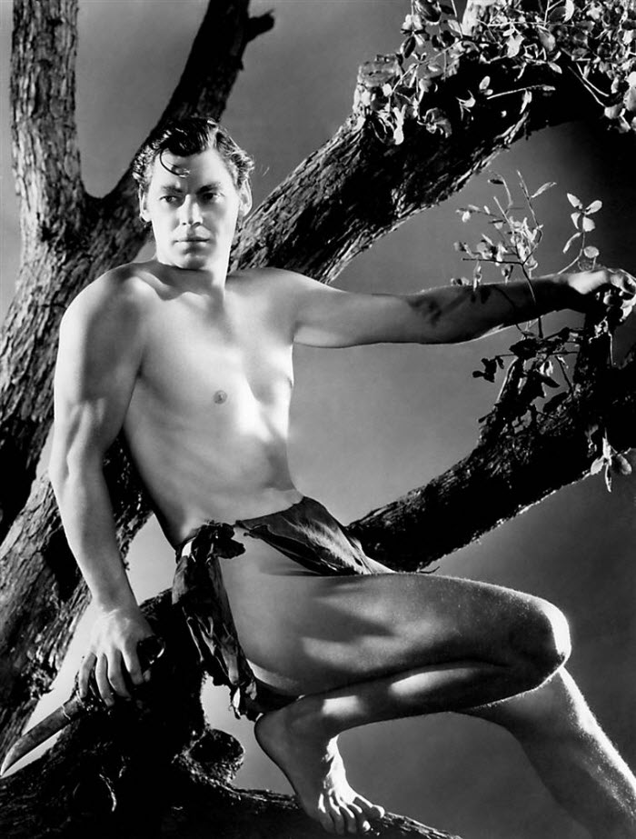 Природа заиграла в сердцах зрительниц во время просмотра фильма «Тарзан» с Джонни Вайссмюллером в главной роли в 1932 году. (Everett Collection)
