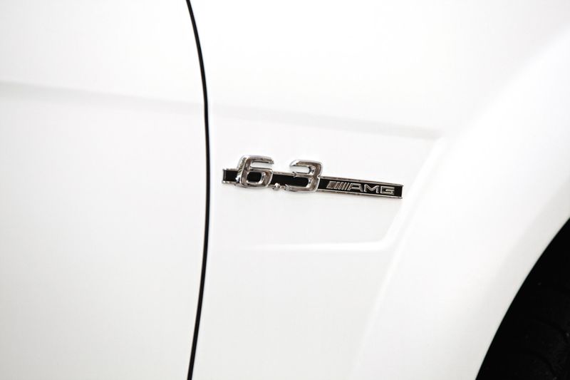Mercedes-Benz C63 AMG WhiteStorm от Romeo Farraris (23 фото)