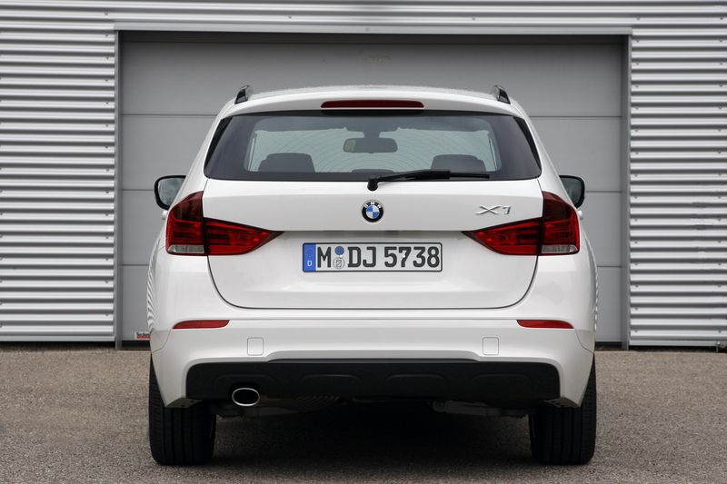BMW X1 получил два новых двигателя (18 фото)