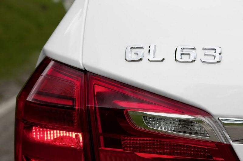 Mercedes GL обзавелся версией от AMG (24 фото)