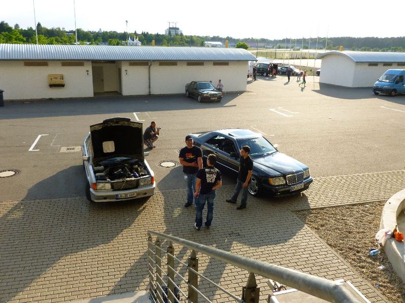 Встреча винтажных авто в немецком Хоккенхайме (27 фото)