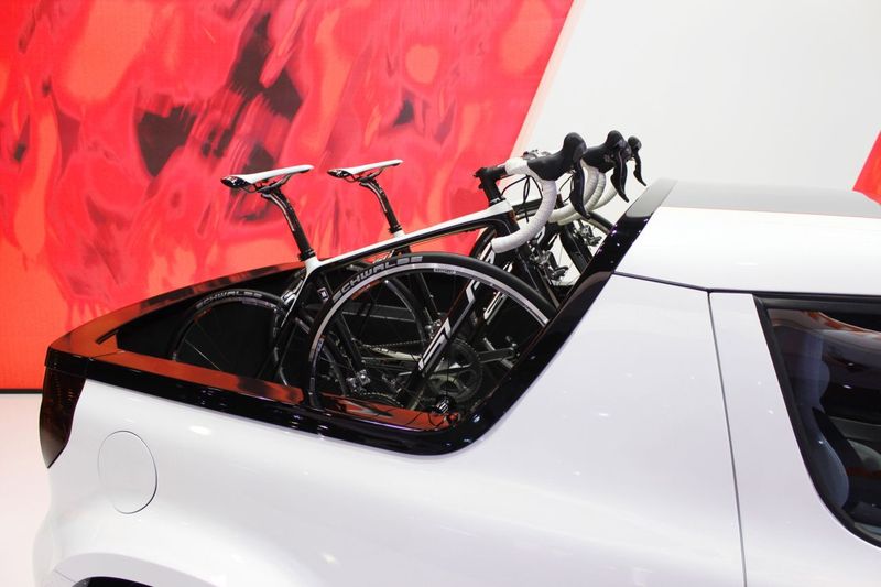 Компания Skoda представила концепт пикапа на базе модели Yeti (11 фото)