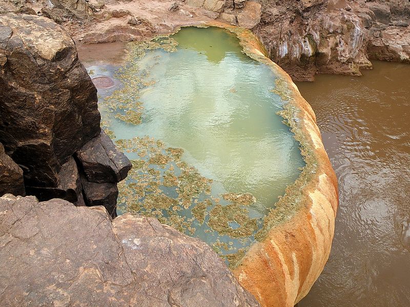 Бассейн-тыква с мышьяком в Гранд Каньоне (9 фото)