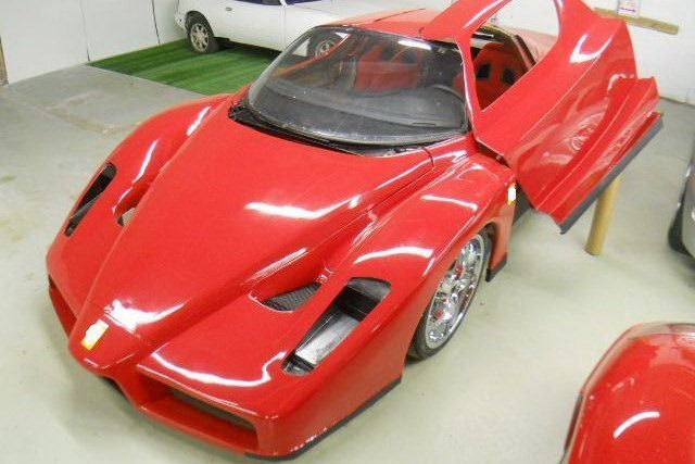 Редкая Ferrari Enzo из повседневной Toyota MR2 (19 фото+2 видео)