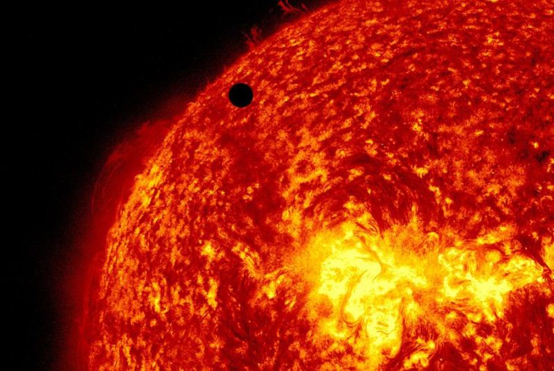 Прохождение Венеры по диску Солнца (20 фото)
