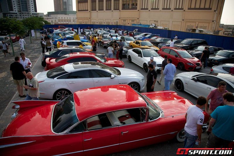 В Дубаи собрались владельцы необычных машин (31 фото)