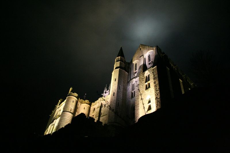 Неприступный замок Мон Сен-Мишель (13 фото)