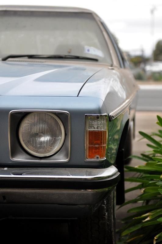 Holden Kingswood HZ 1979 г.в. нашли в гараже с пробегом 998.2 км (25 фото)