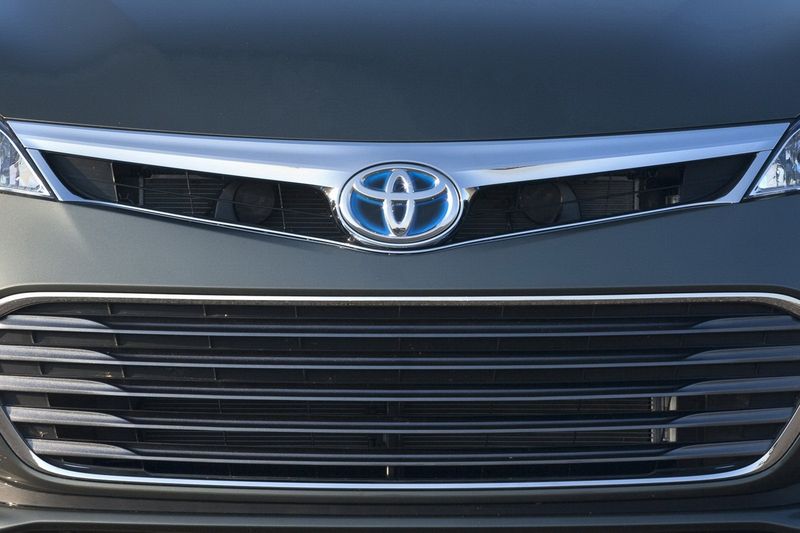 Обновленная Toyota Avalon получила новые двигатели (46 фото)