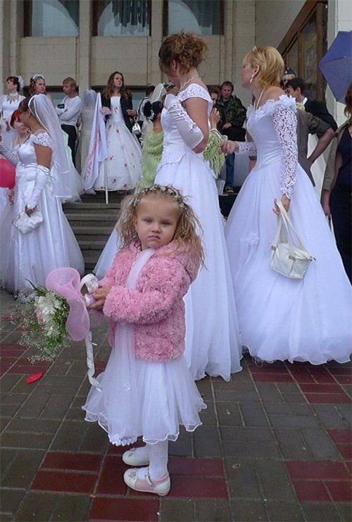 Парад невест в Курске (44 фото)