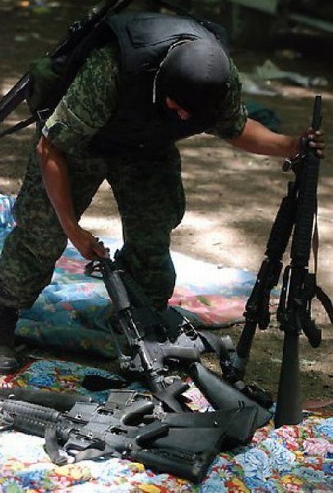 Разоружение мексиканского картеля (30 фото)