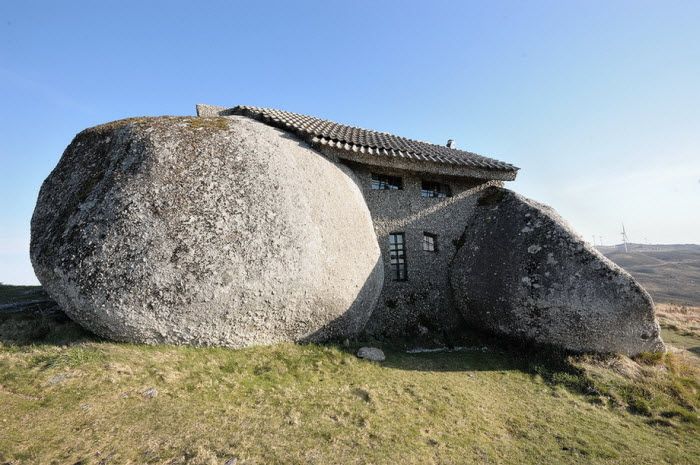 Каменный дом (Stone house) в Guimaraes, Португалия