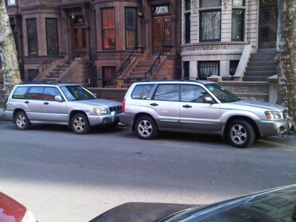 Автомобили-клоны на улицах города (149 фото)