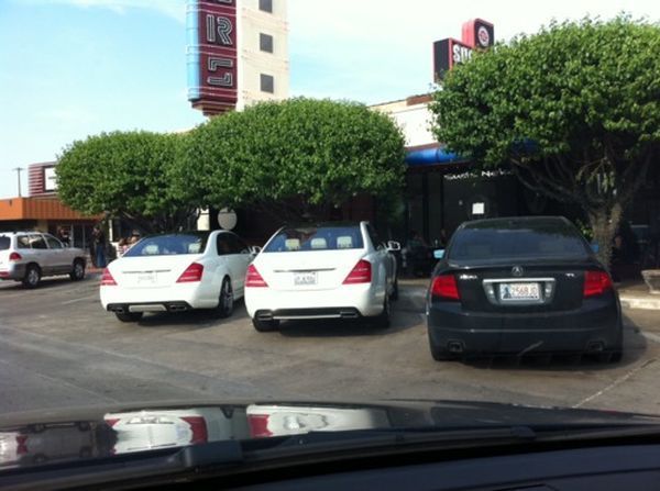 Автомобили-клоны на улицах города (149 фото)