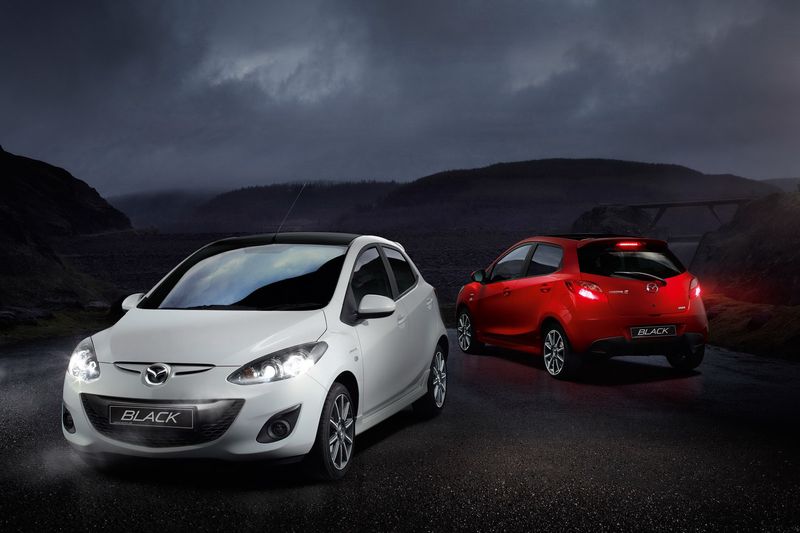 Mazda выпустит MX-5 и Mazda2 в версии Black (6 фото)