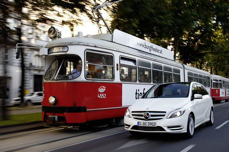 Рублевые цены на новый Mercedes-Benz B-Class (48 фото)