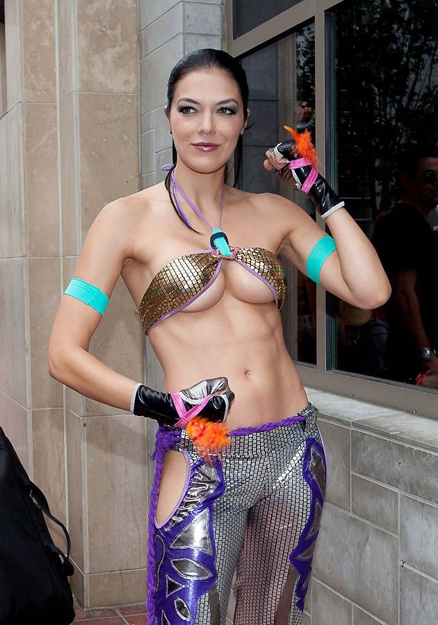 Сексуальные костюмы фестиваля Comic-Con 2012 (40 фото)