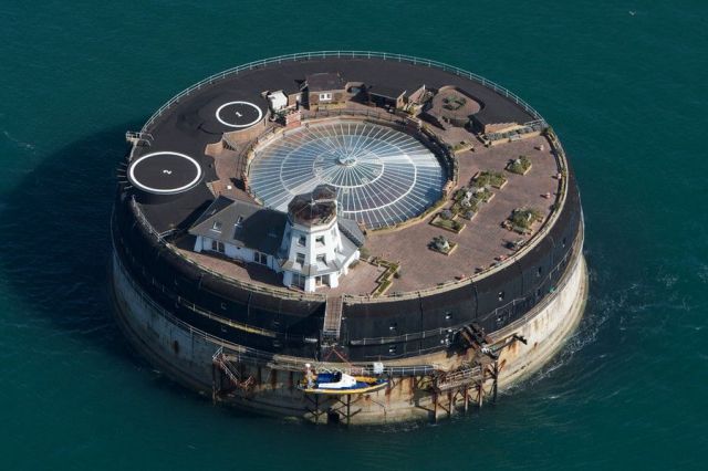 10 самых впечатляющих морских фортов (20 фото)