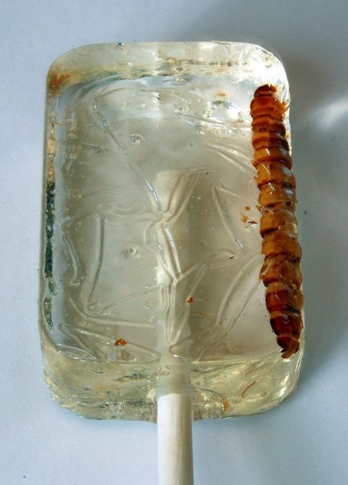  Необычный леденец со вкусом текилы и червя (3 фото) 