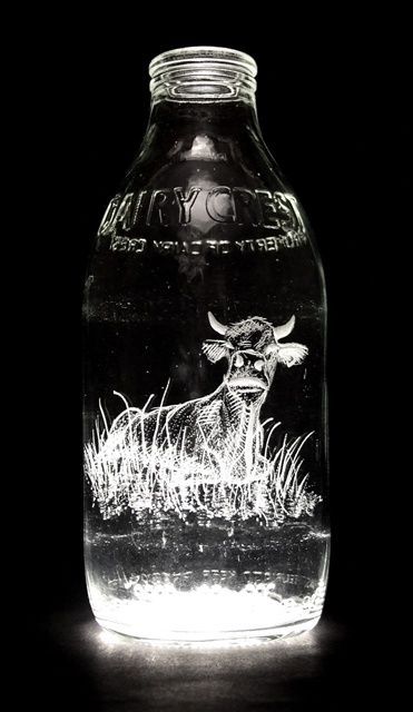 Рисунки на молочных бутылках (32 фото)