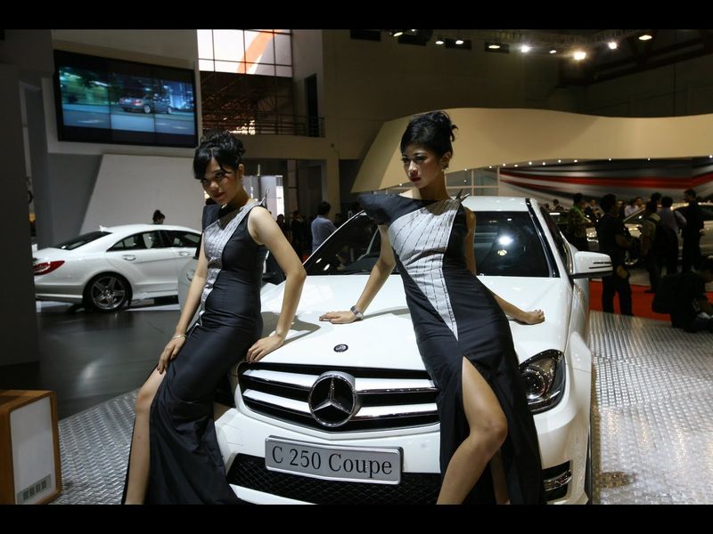 Девушки с Индонезийского Автосалона (88 фото)